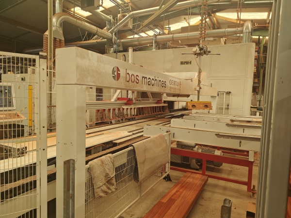 Bos Machines productie-installatie in het atelier van Devos BV