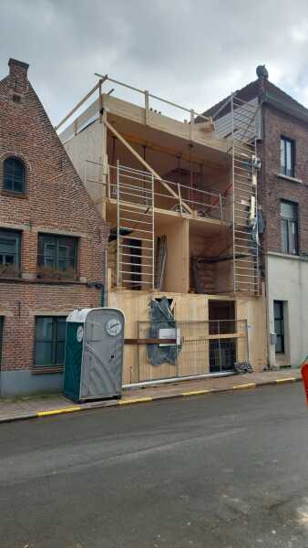 Plaatsing van een CLT-houtconstructie