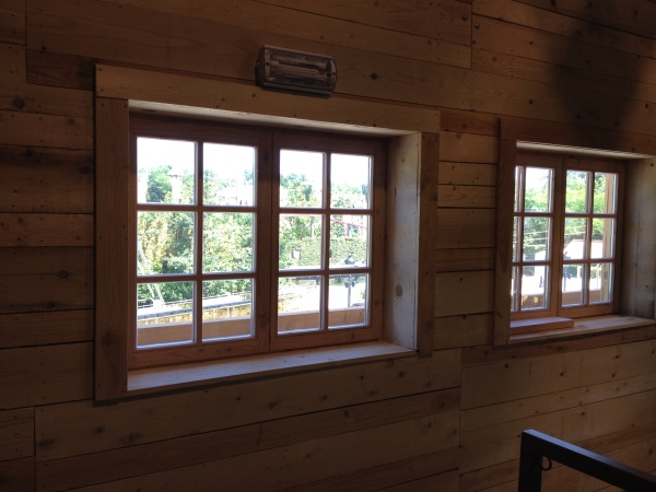 Houten maatwerk in de Heidizone van Plopsaland